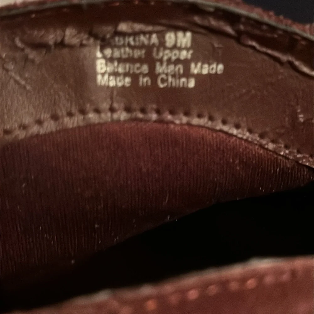 REBA Zabrina burgundy suede back zipper cabochon detailing booties boots Sz‎ 9